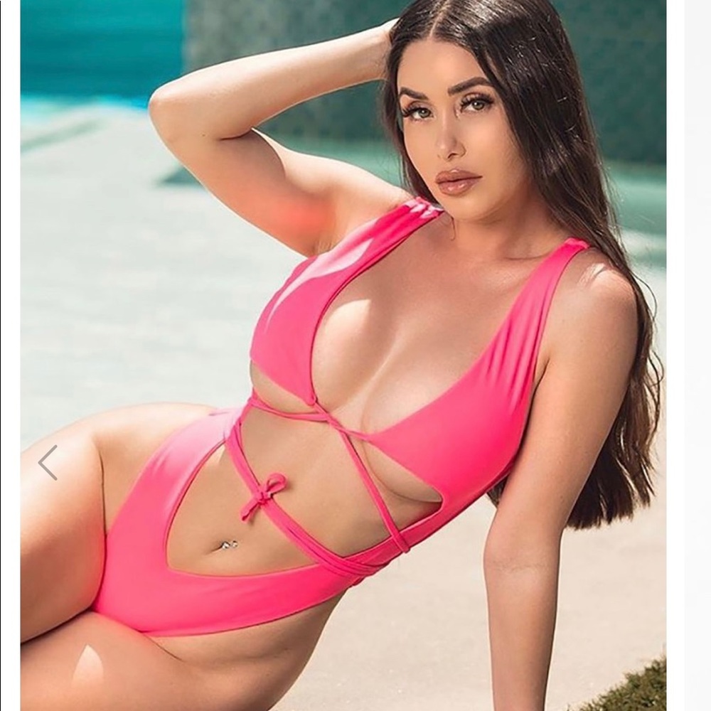 SOLD✔️💲FashionNova: Pink One-Piece Swimsuit